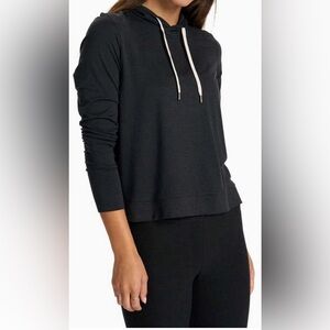 Vuori Women's Essential Charcoal Hoodie. Large